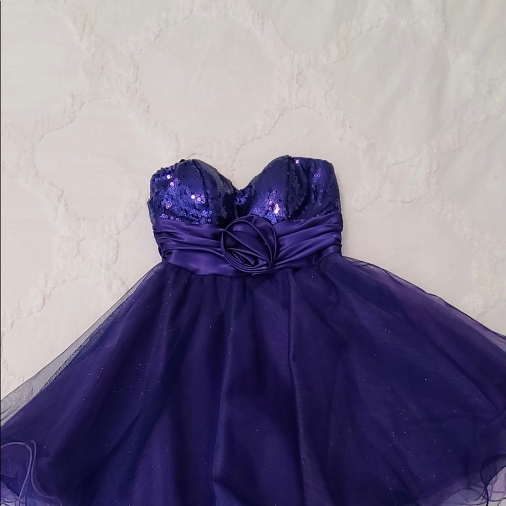 Formal Dress - Picture 4 of 4